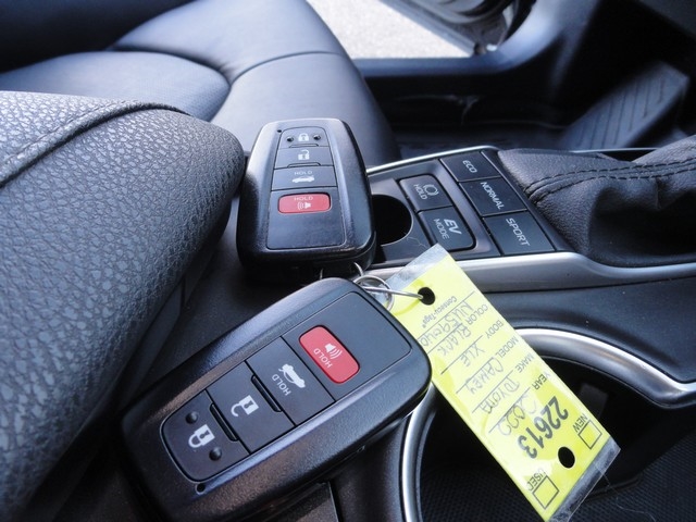 Toyota Camry Hybrid XLE CVT (Natl) 2022