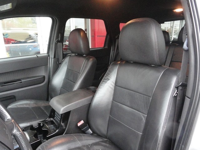 Ford Escape 4WD 4dr Limited 2010
