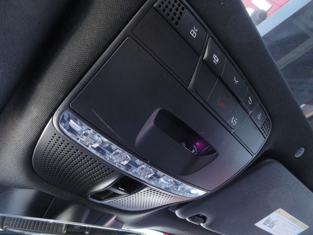 Mercedes-Benz GLC GLC 300 4MATIC SUV 2022