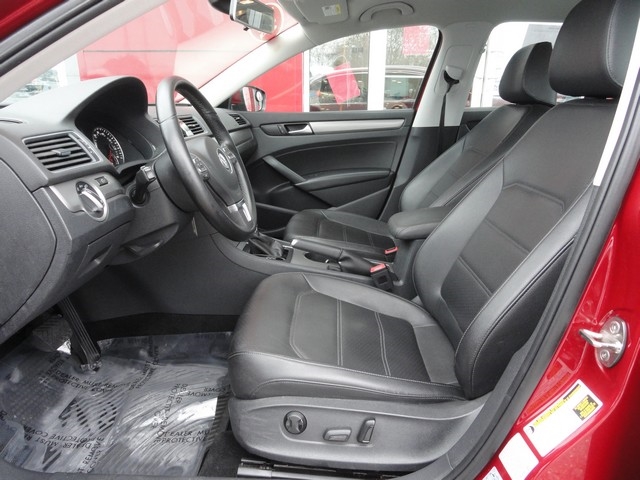 Volkswagen Passat 4dr Sdn 1.8T Auto Sport PZEV 2015