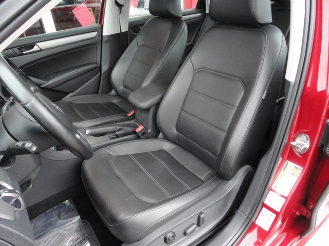 Volkswagen Passat 4dr Sdn 1.8T Auto Sport PZEV 2015