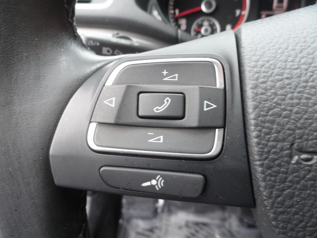 Volkswagen Passat 4dr Sdn 1.8T Auto Sport PZEV 2015