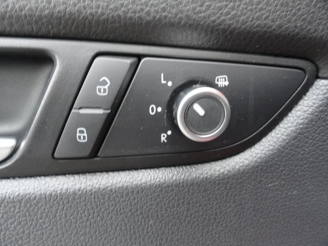 Volkswagen Passat 4dr Sdn 1.8T Auto Sport PZEV 2015