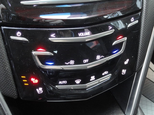 Cadillac XTS 4dr Sdn Luxury FWD 2019