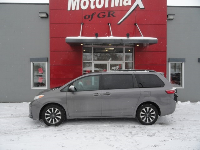 Toyota Sienna LE AWD 7-Passenger (Natl) 2019