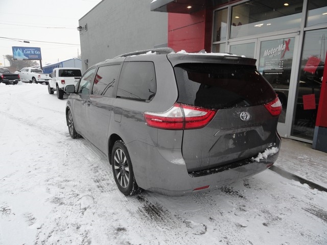Toyota Sienna LE AWD 7-Passenger (Natl) 2019