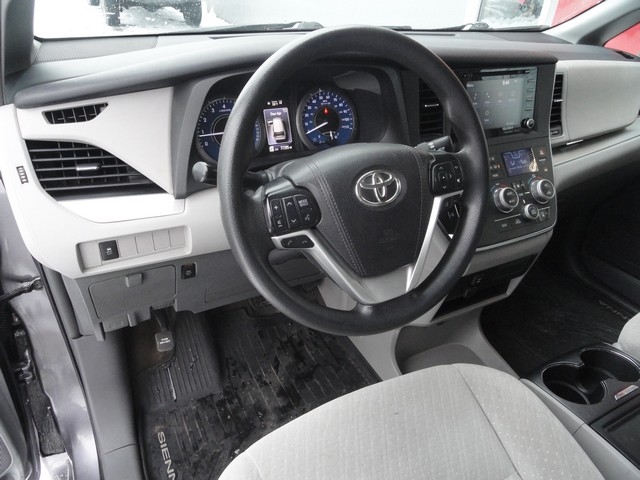 Toyota Sienna LE AWD 7-Passenger (Natl) 2019