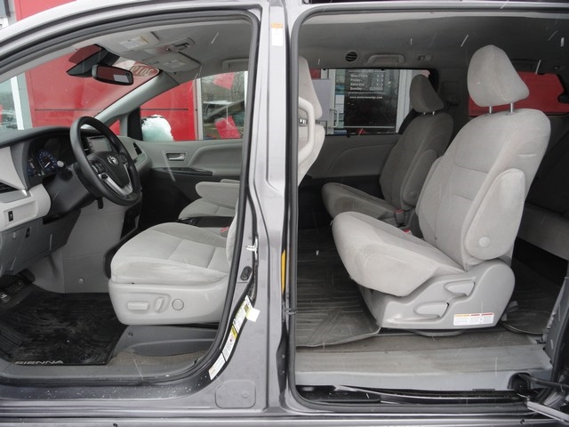 Toyota Sienna LE AWD 7-Passenger (Natl) 2019