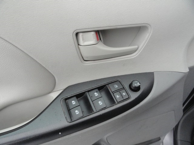 Toyota Sienna LE AWD 7-Passenger (Natl) 2019