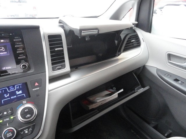 Toyota Sienna LE AWD 7-Passenger (Natl) 2019