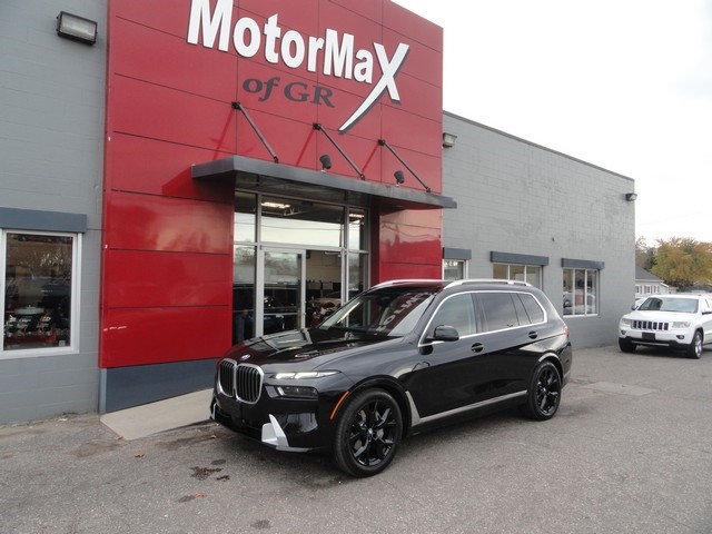 BMW X7 xDrive40i Sports Activity Vehicle 2023