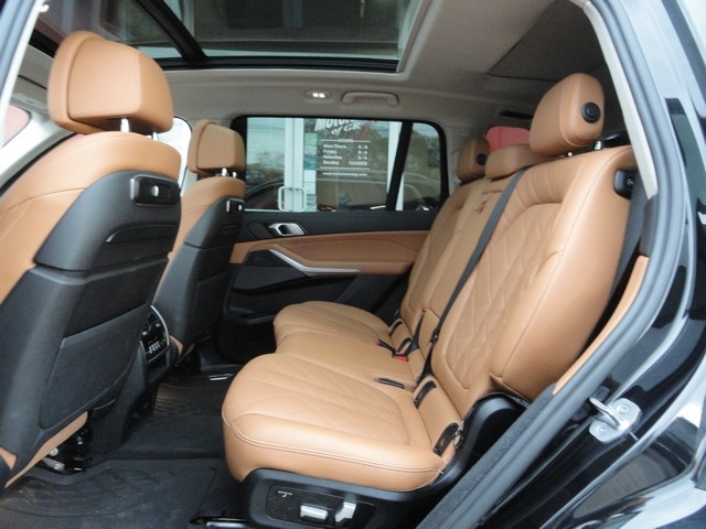BMW X7 xDrive40i Sports Activity Vehicle 2023