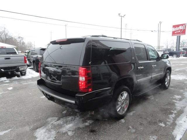 Chevrolet Suburban 4WD 4dr 1500 LTZ 2010