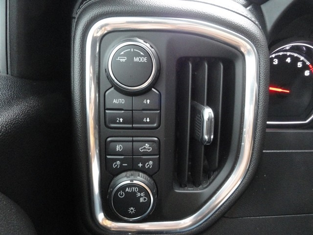 Chevrolet Silverado 1500 4WD Crew Cab 147" RST 2021