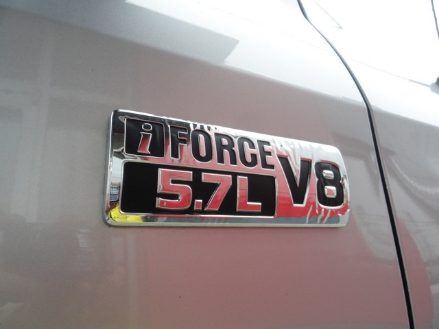 Toyota Tundra 4WD TRD Pro Double Cab 6.5' Bed 5.7L (Natl) 2017