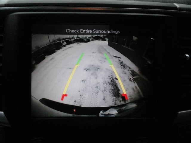 RAM 1500 4WD Crew Cab 140.5" Outdoorsman 2016