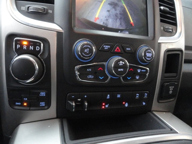 RAM 1500 4WD Crew Cab 140.5" Outdoorsman 2016