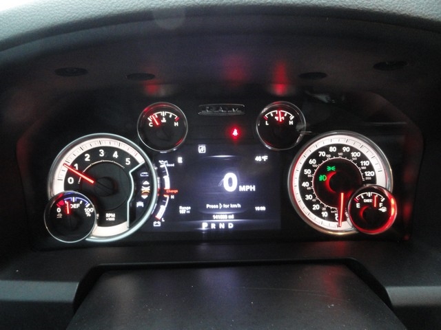 RAM 1500 4WD Crew Cab 140.5" Outdoorsman 2016