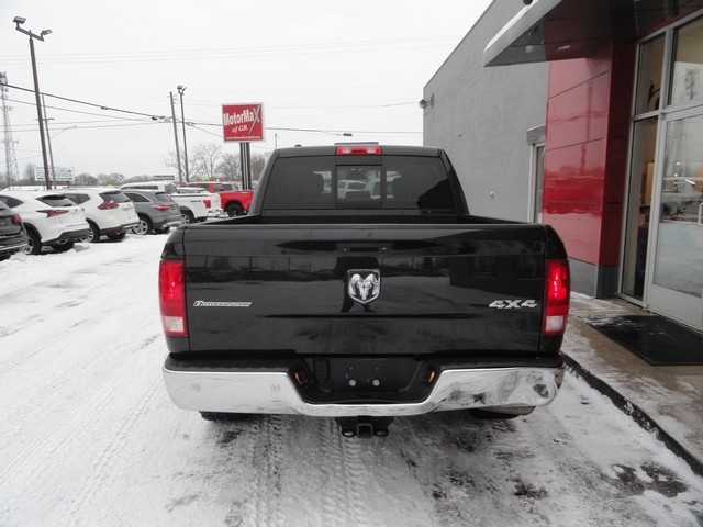 RAM 1500 4WD Crew Cab 140.5" Outdoorsman 2016