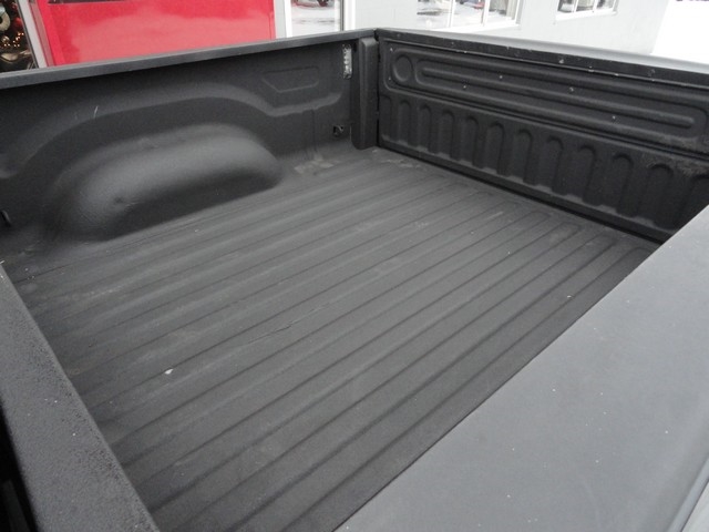 RAM 1500 4WD Crew Cab 140.5" Outdoorsman 2016