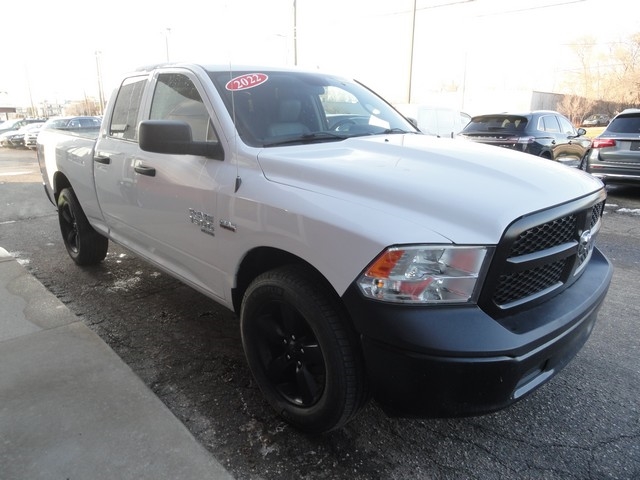 RAM 1500 Classic Tradesman 4x4 Quad Cab 6'4" Box 2022