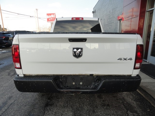 RAM 1500 Classic Tradesman 4x4 Quad Cab 6'4" Box 2022
