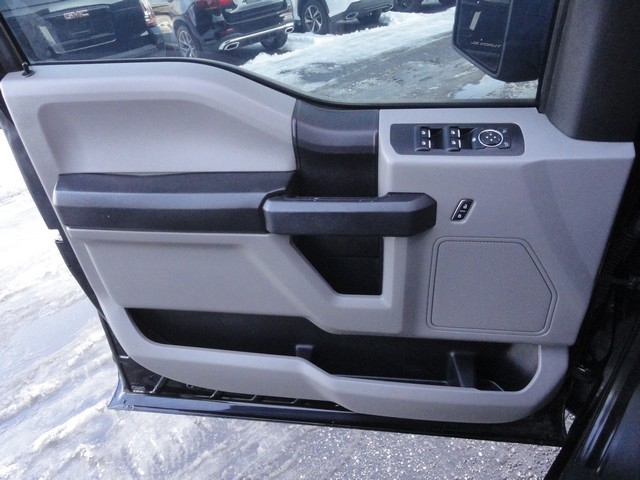 Ford 150 Platinum 4WD SuperCrew 5.5' Box 2017