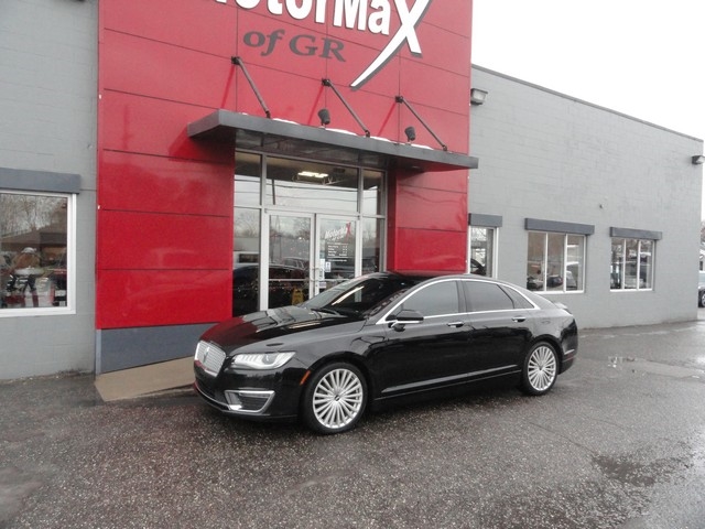2017 Lincoln MKZ Reserve's photo