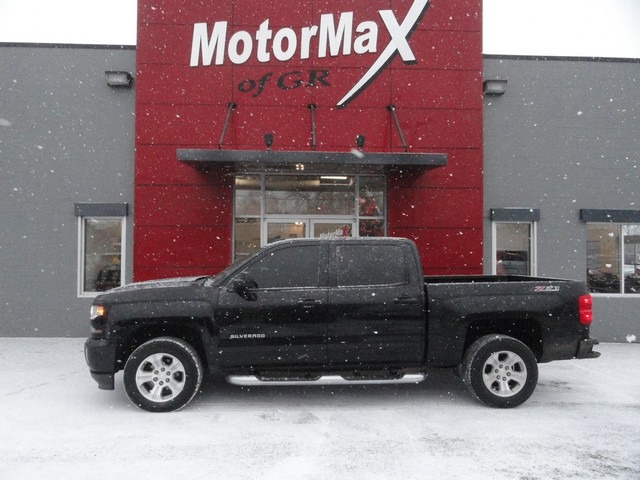 Chevrolet Silverado 1500 4WD Crew Cab 143.5" LT w/2LT 2017