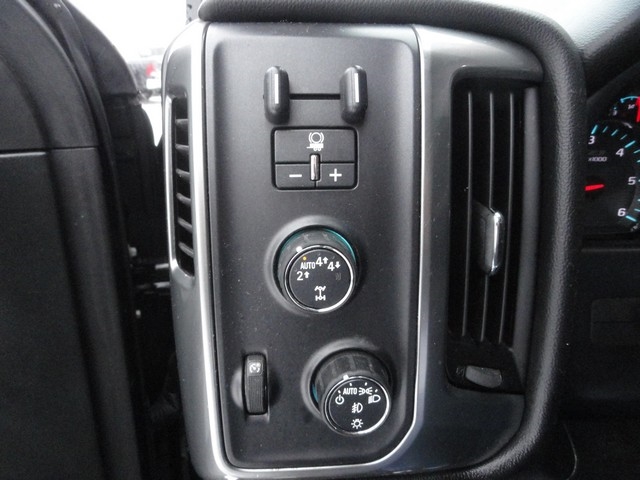 Chevrolet Silverado 1500 4WD Crew Cab 143.5" LT w/2LT 2017