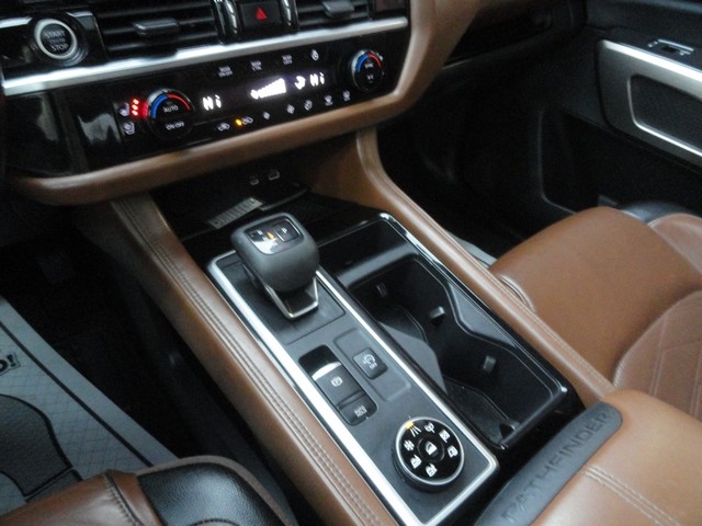 Nissan Pathfinder Platinum 4WD 2023