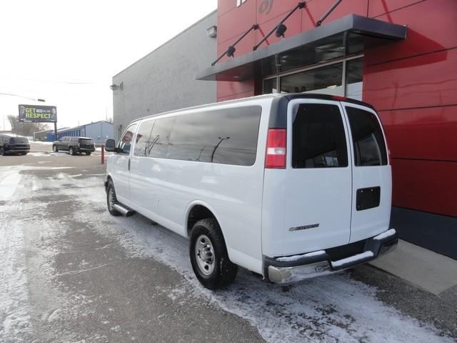 Chevrolet Express Passenger RWD 3500 155" LT 2019
