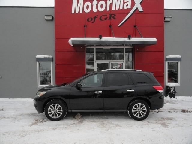 Nissan Pathfinder 4WD 4dr SV 2013