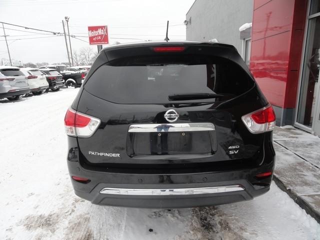 Nissan Pathfinder 4WD 4dr SV 2013