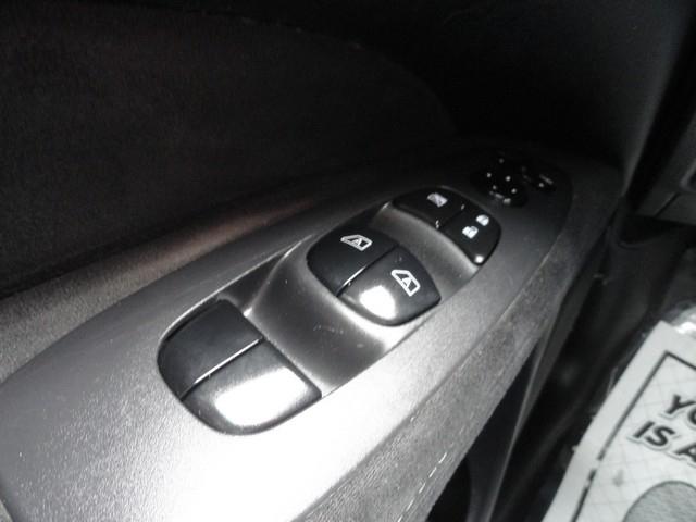 Nissan Pathfinder 4WD 4dr SV 2013