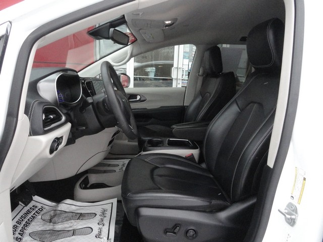 Chrysler Pacifica Hybrid Touring L FWD 2023