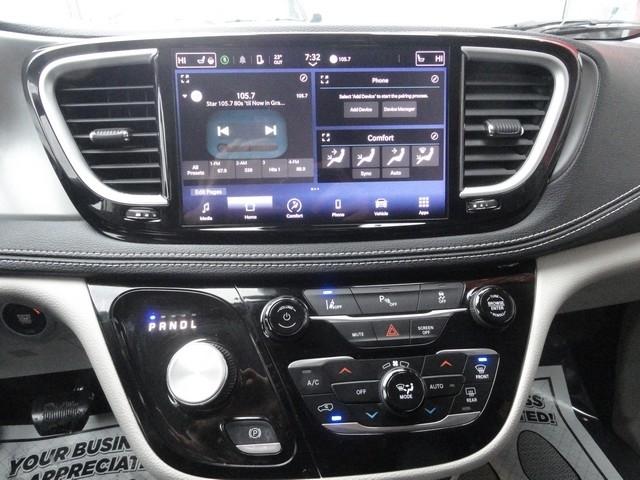 Chrysler Pacifica Hybrid Touring L FWD 2023