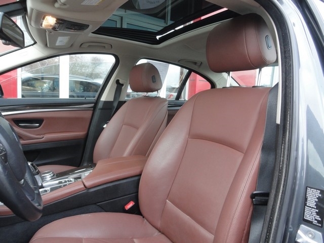 BMW 5 Series 4dr Sdn 535i xDrive AWD 2015