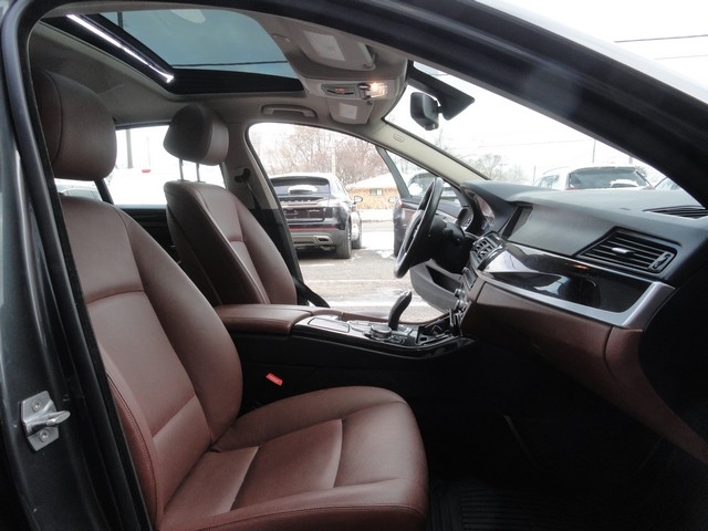 BMW 5 Series 4dr Sdn 535i xDrive AWD 2015