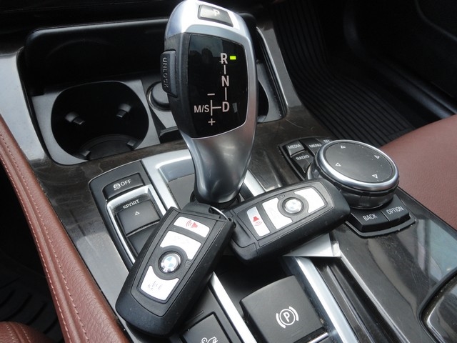 BMW 5 Series 4dr Sdn 535i xDrive AWD 2015