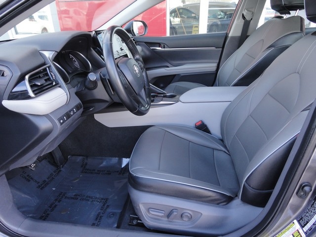 Toyota Camry SE Auto (Natl) 2021