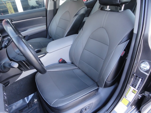 Toyota Camry SE Auto (Natl) 2021