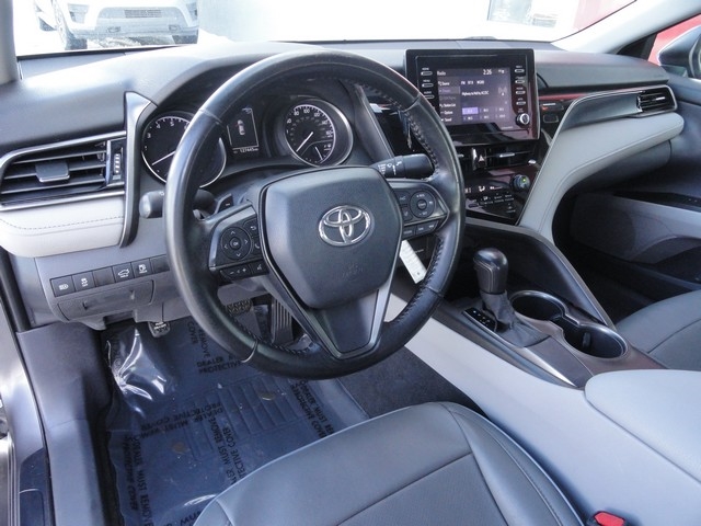 Toyota Camry SE Auto (Natl) 2021