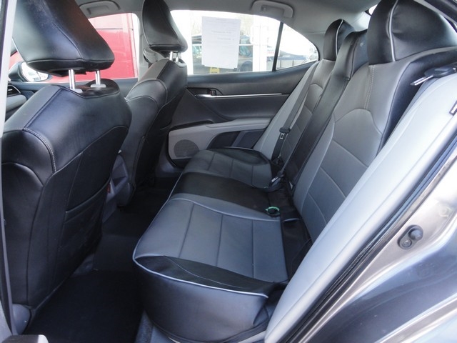 Toyota Camry SE Auto (Natl) 2021