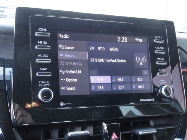 Toyota Camry SE Auto (Natl) 2021