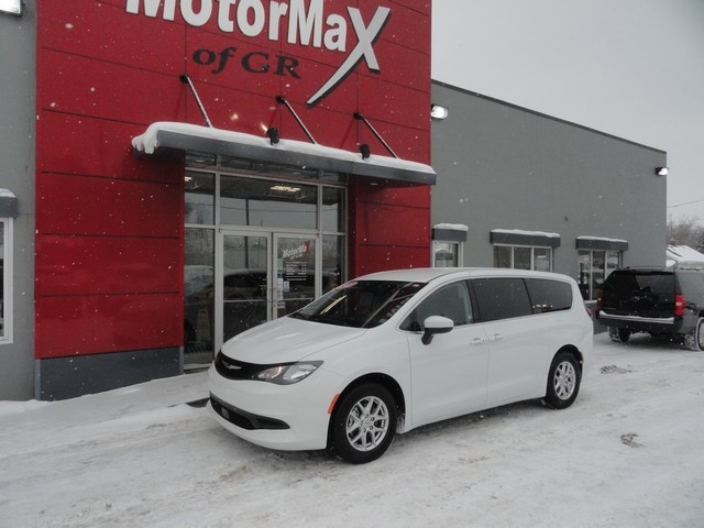 Chrysler Voyager LX FWD 2023