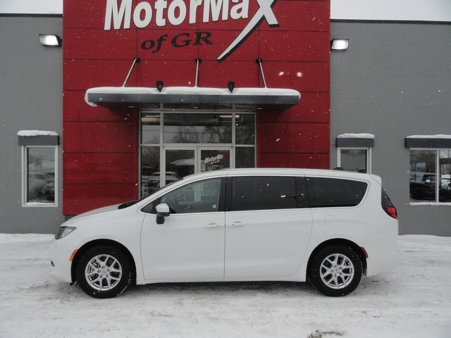 Chrysler Voyager LX FWD 2023