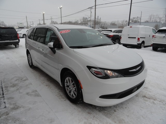 Chrysler Voyager LX FWD 2023