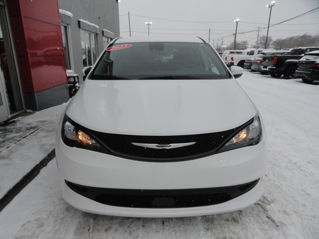 Chrysler Voyager LX FWD 2023