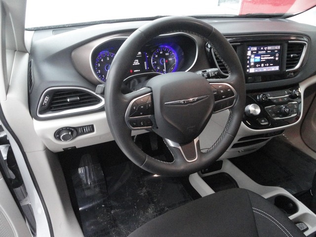 Chrysler Voyager LX FWD 2023